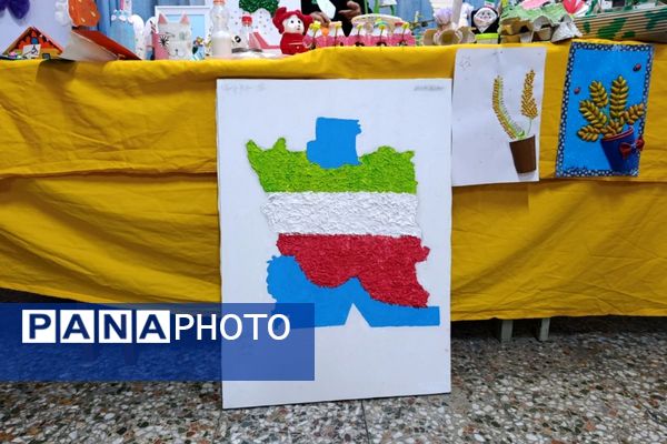  نمایشگاه دستاوردهای انقلاب و روایت‌های فجر در دبستان سمیه شهریار