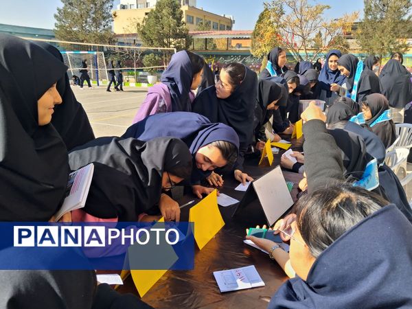 انتخابات شورای دانش آموزی در دبیرستان وکیلی ۹