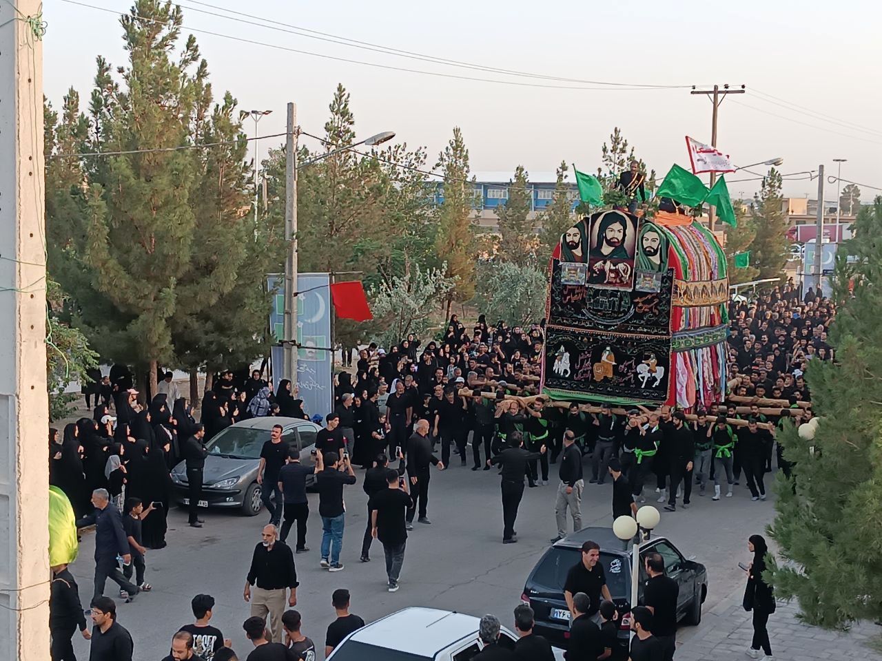 شکوه نخل‌گردانی در گناباد؛ تصویری از عشق و ارادت در محرم