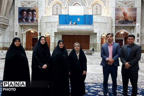 تجدید عهد با امام راحل و شهدا