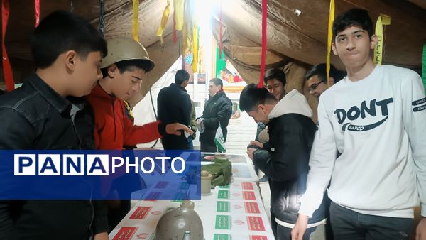 گذری بر روز اول و روز دوم نمایشگاه دهه فجر دبیرستان شاهد ابوذر غفاری