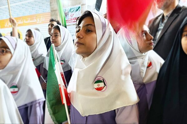 موکب آموزش و پرورش ناحیه یک کرمانشاه، نقطه عطف راهپیمایی شبانه شد