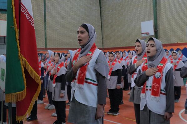 همایش «یاوران انقلاب» در بهارستان‌دو