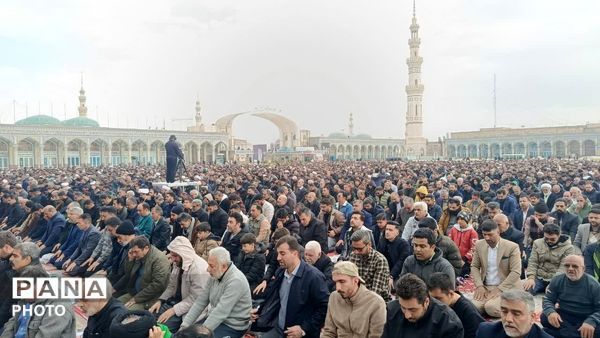 اقامه نماز عید فطر و تشییع پیکر شهید «کیارش» در مسجد جمکران