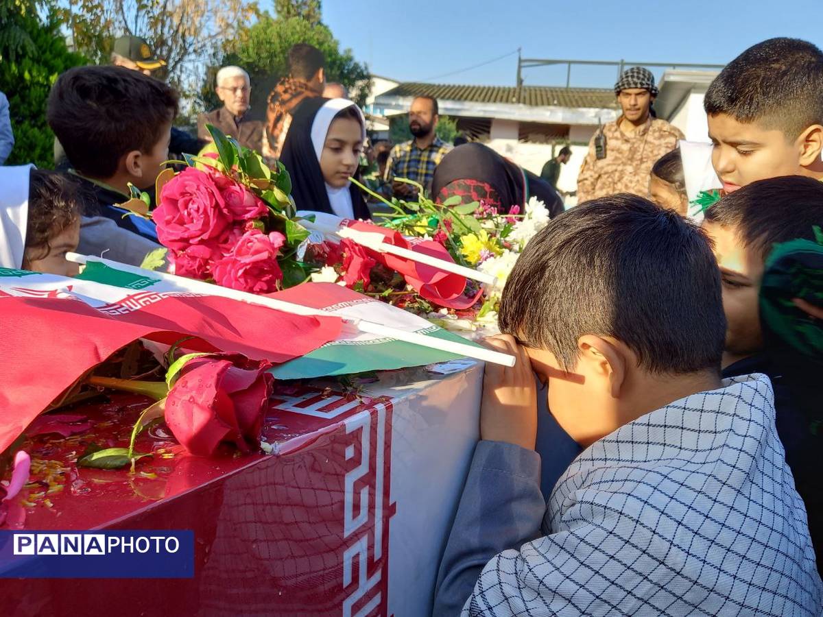 مراسم وداع شهید خوشنام در مدارس بهنمیر