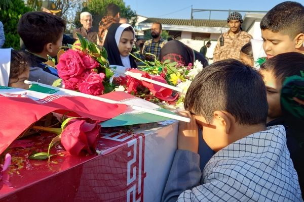 مراسم وداع شهید خوشنام در مدارس بهنمیر