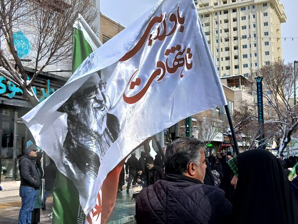 حضور پرشور مردم مشهدی در راهپیمایی ۲۲ بهمن 