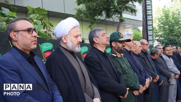 وداعِ اشک‌آلودِ هزاران فرهنگی با رهبرِ شهیدِ آسمانی