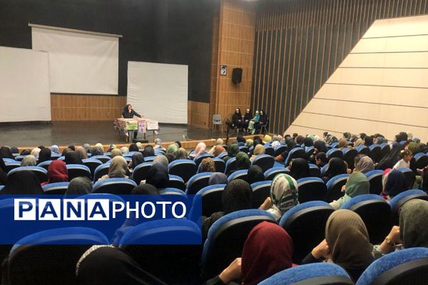 با هم به رنگ فرهنگ و آگاهی در دبستان هدی