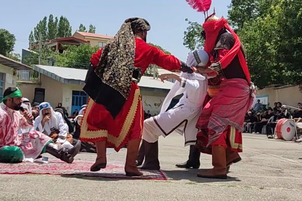 مراسم شبیه خوانی روز عاشورا در شهرستان طالقان