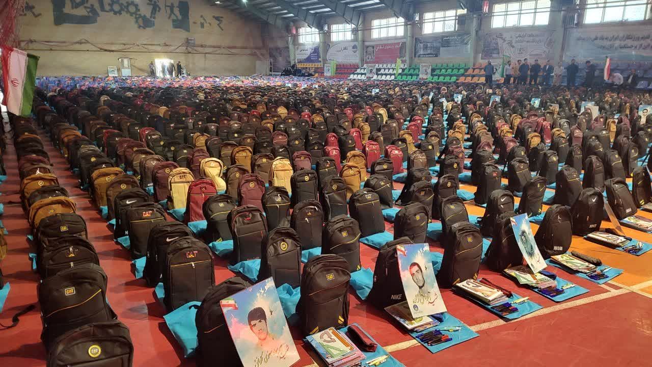 برگزاری رزمایش توزیع ۱۴ هزار بسته تحصیلی برای دانش‌آموزان تحت پوشش کمیته امداد آذربایجان‌شرقی