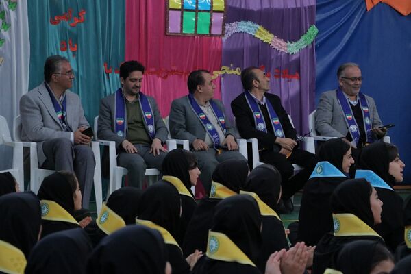 همایش «یاوران انقلاب» در بهارستان‌دو