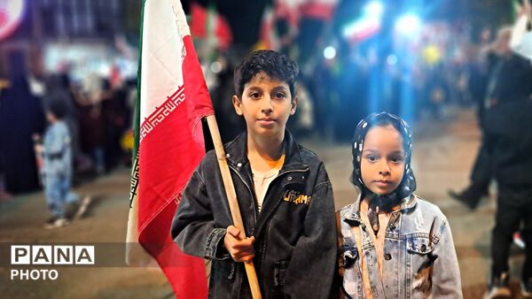 اجتماع نوجوان گالیکشی در شب پنجاه و هفتم
