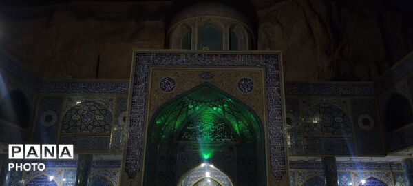 حرکت کاروان عزاداران گچساران به سمت حرم بی‌بی‌حکیمه(س) در سوگ پیامبر(ص) و امام حسن(ع)