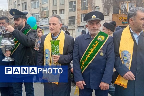 حضور اقشار مختلف مردم شهرری در راهپیمایی ۲۲ بهمن